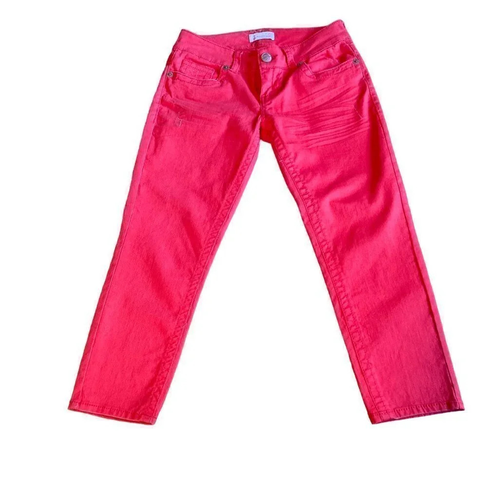 𝅺Seven7 Distressed Cropped Jeans,‎ Coral Color, Size 4